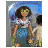 Barbie Life in the City Café and Disney Encanto Mirabel & Antonio Gift Ceremony Story Set - Brand New *A