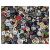 Buttons - Assorted Plastic, Metal & Shell, Mixed Sizes *P