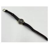 Vintage Gucci Quartz Watch with Black Dial and Calfskin Strap