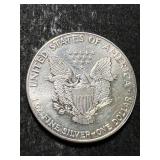 1988 AMERICAN SILVER EAGLE 1 TROY OZ .999 FINE SILVER