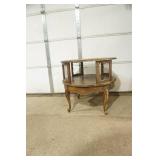 Vintage French Provincial Style Round Accent Table. 28"x 26"