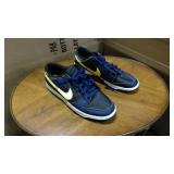 Nike Dunk low vintage Michigan color scheme size 13