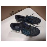 Nike air zoom vomero 11 running shoes size 12 black and blue