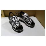 Sorel Joanie III slingback size 7 white and black noir