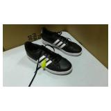 Addis Grand Court 2.0 in black with white stripes