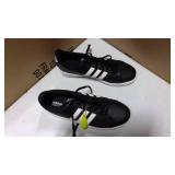 Addis Grand Court 2.0 in black with white stripes