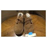 Ugg neumel chukka boots in chestnut size 8