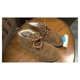 Ugg neumel chukka boots in chestnut size 8