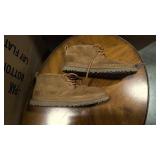 Ugg neumel chukka boots in chestnut size 8