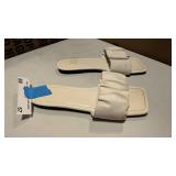 J crew Merorca Scrunchie strap slides in cream size  7.5