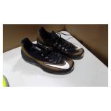 Nike air max Infuriate low basketball shoes black white gold size 12