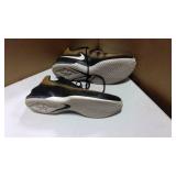 Nike air max Infuriate low basketball shoes black white gold size 12