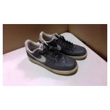 Nike air force 1 Low Dark Grey Gum Gey leather upper checkered pattern side size 12