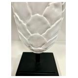 Artichoke-Style Table Lamp - White Ceramic Shade & Black Base