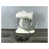 Vintage Kitchen Aid Mixer with Pyrex Bowl