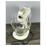 Vintage Kitchen Aid Mixer with Pyrex Bowl