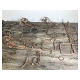Lot of 24 Vintage Hunting Traps - Looks like Most of them are Victor - see description for more info