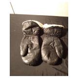 Leather mittens