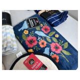 New Hand Towels, Kitchen Towels, Dish Cloths, Pot Holders, Toaster Cover, Etc