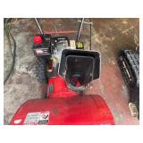 Yard Machine Snow Blower 5HP/22" Gas Powered Tecumseh Motor, Runs and Works