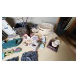 Lot of Home and Garden Decor Items including Metal Plaques, Baskets, and Figurines