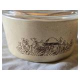 Pyrex 470-B Casserole Dish with Lid