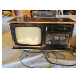 Panasonic TR-445T Transistor TV and Vector Sport TV Flashlight Lantern
