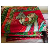 Holiday Quilt and Bathroom Set