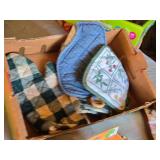 Funbites Food Cutter Set, Oven Mitts, and Accessories