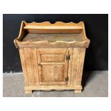 Vintage Oak Cabinet with Scalloped Top - Single Door, Inner Shelving