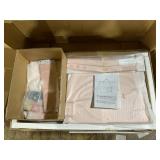 Costway Kids Vanity Table And Chair Set With Lighted Mirror For Kids Aged 3+ Years Old-Pink