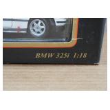Maisto 1:18 Scale 1993 BMW Convertible Replica