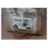 Hot Wheels City Bread Box - Treasure Hunt