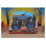 *7* Hot Wheels Monster Jam Trucks - Early - Taz, Dalmatian, Grave Digger