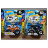 *4* Hot Wheels Monster Jam Trucks - with Battle Slammer