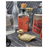 HanDee Kitchen Saw - Vintage Boxed Kitchen Tool with Assorted Bottles & Mugs