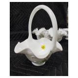 Porcelain Floral Ruffle-Edge Set - White with Pink Flowers