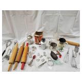 Mirro Cooky Press Cookie Press - 12 Shapes - Vintage Kitchen Tools Lot