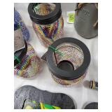 Crafts & Decor Lot: 7 Self-Sealing Mason Jars with Tissue, Quilling Tray & Framed Art