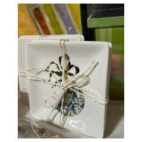 B2 - Melannco Set of Four Black Curved Frames