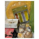 B2 - Melannco Set of Four Black Curved Frames