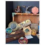 B2 - Madrid Travel Souvenir Lot - Gemstone Paintings, Indian Boxes & Decorative Trinkets