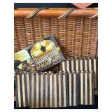 B2 - Madrid Travel Souvenir Lot - Gemstone Paintings, Indian Boxes & Decorative Trinkets