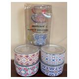 K - Signature Stoneware Bowls with Lids with Measuring Cup Set