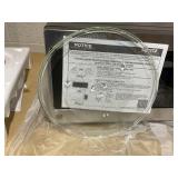 GE 1.6 Cu. Ft. Countertop Microwave Oven (Minor Transit Damage, See Photos)