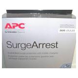 APC SurgeArrest P8U2 8-Oulet Surge Protector - NEW IN BOX