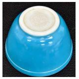 Set of 3 Vintage Pyrex Mixing Bowls in Yellow, Red, and Blue