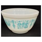 Pyrex Amish Butterprint Mixing Bowls Vintage Set of 2