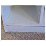 UL - White Bookshelf