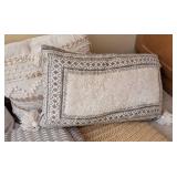 UL - Pillows & Blankets Set - Neutral Throw Pillows with Tassels, Textured Covers